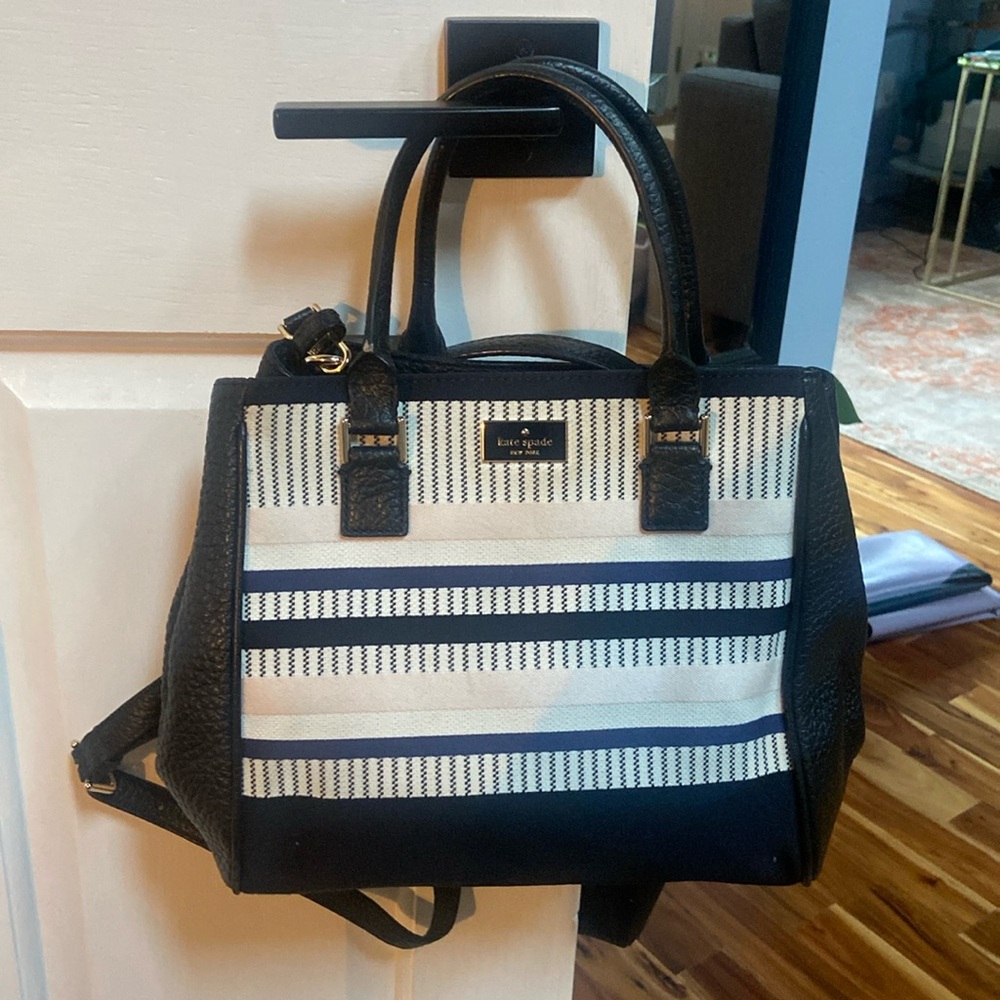 Black pebble leather Kate Spade bag with crossbody strap